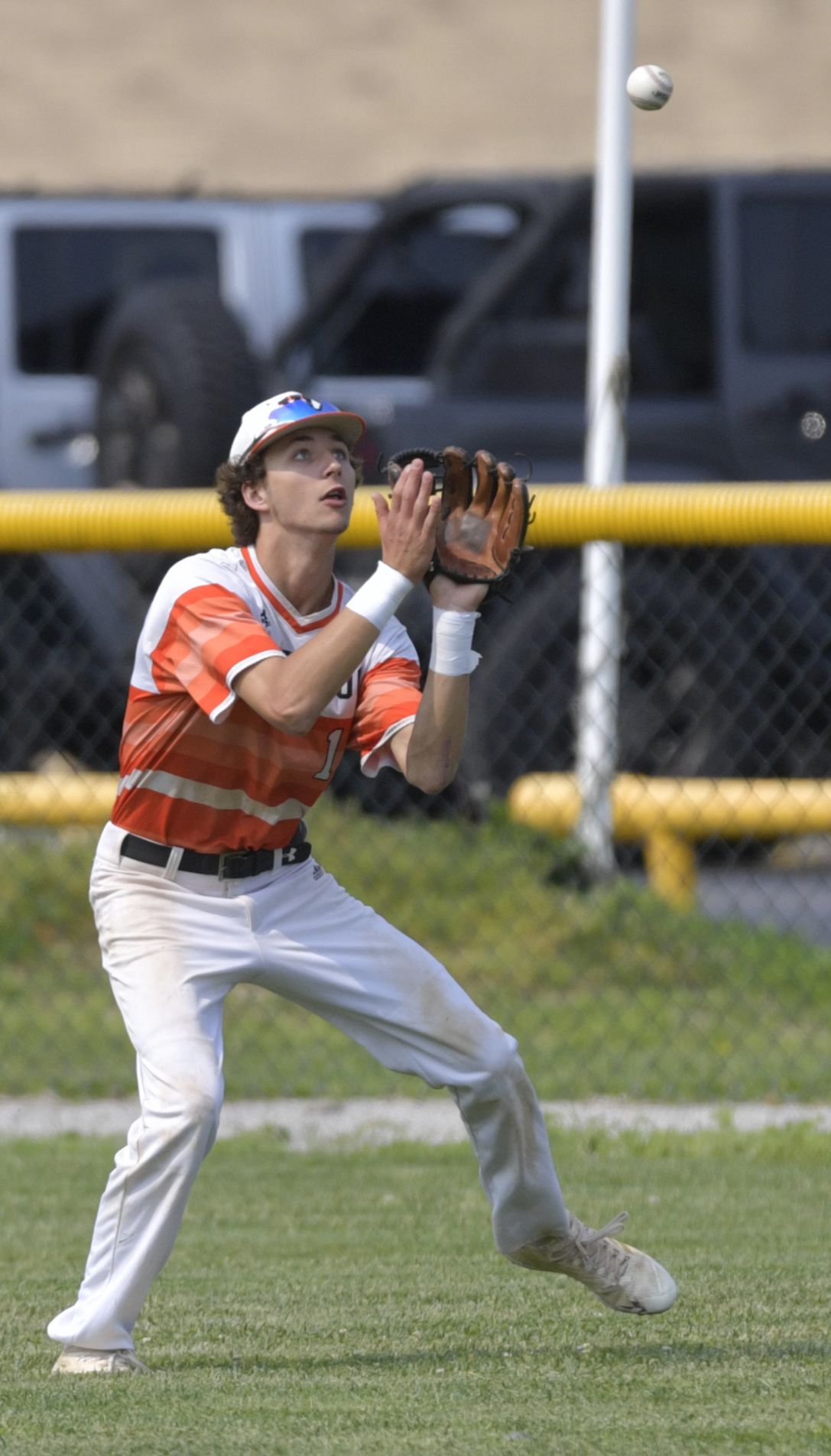Waterloo defeats Carbondale in 3A Salem Sectional baseball final